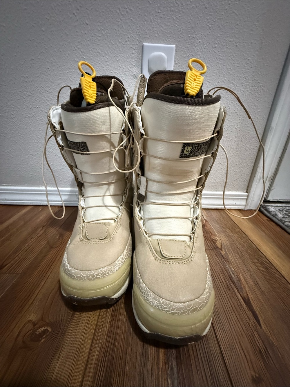 Burton Q Snowboard Boots - Size 9
